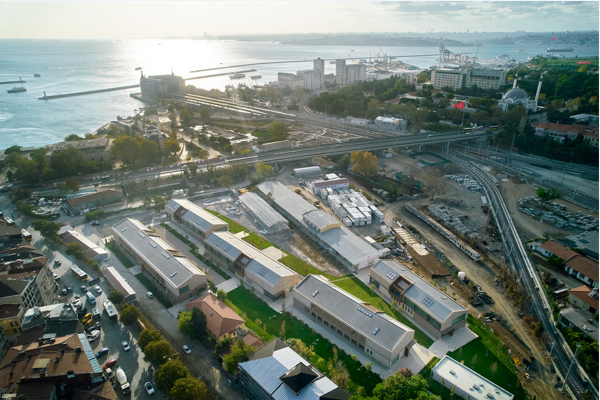 İZOTİM, Haydarpaşa ve Sirkeci Garı Yenileme Projesi’nin cephesine imza..