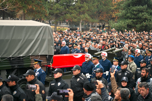 Başkan Büyükkılıç, şehit Hava Pilot Binbaşı İlgen’in cenaze törenine katıldı<