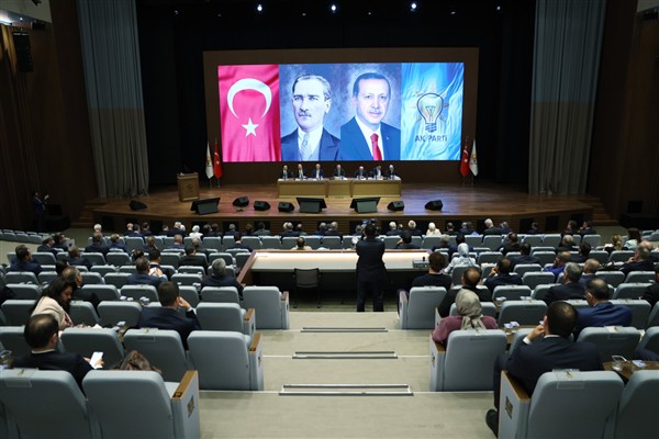 AK Parti MKYK toplandı 