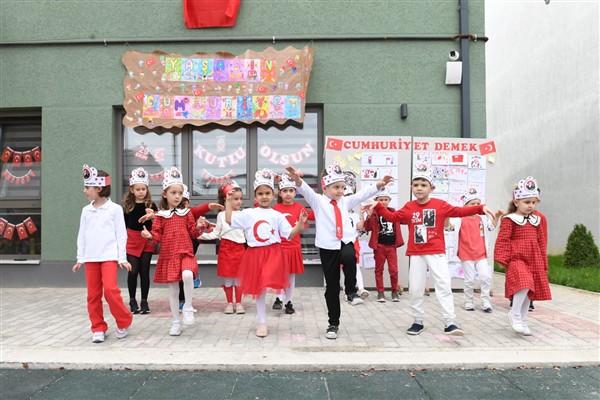 Osmangazi Belediyesi kreşlerinde Cumhuriyet Bayramı coşkusu<