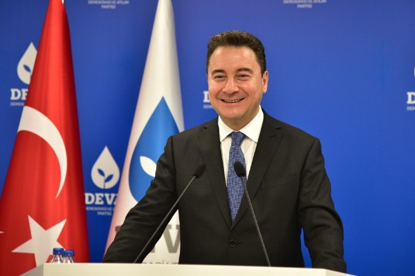 Babacan'dan vatandaşlara dolandırıcılık uyarısı