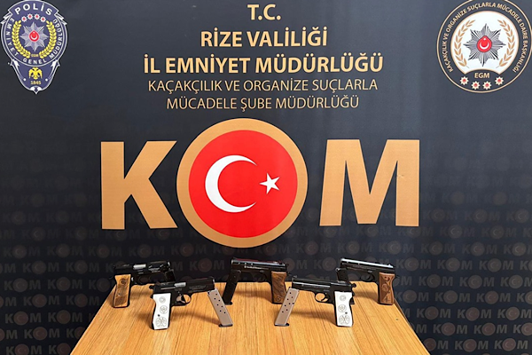 Rize’de operasyonda çok sayıda silah ele geçirildi
