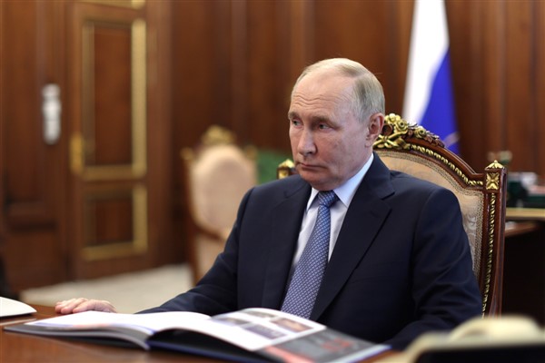 Putin'den İran Dini Lideri Hamaney için taziye mesajı<