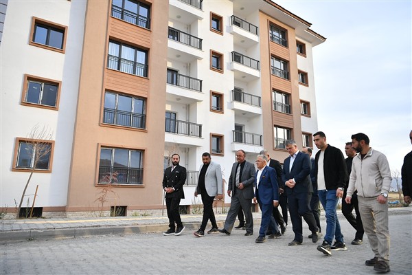 Başkan Büyükkılıç, Tomarza'daki çalışmaları inceledi<
