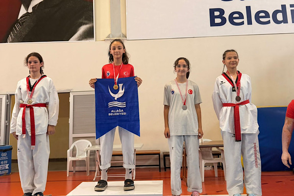 Aliağa Gençlik Merkezi Spor Kulübü, şampiyonadan madalyalarla döndü<