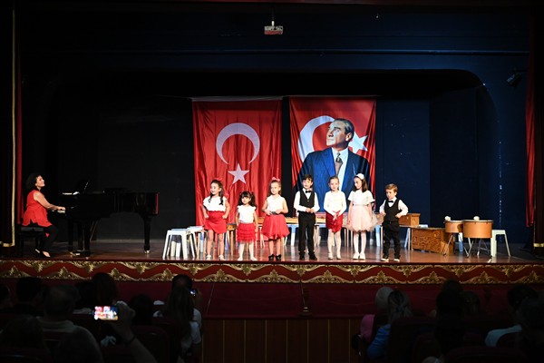 Mamak Belediyesi'nin ev sahipliğinde konser düzenlendi <