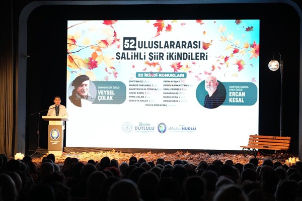 Şiirin kalbi Manisa’da attı<