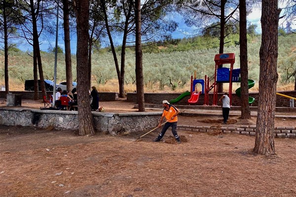 Kurtul Piknik Alanı'nda temizlik çalışması