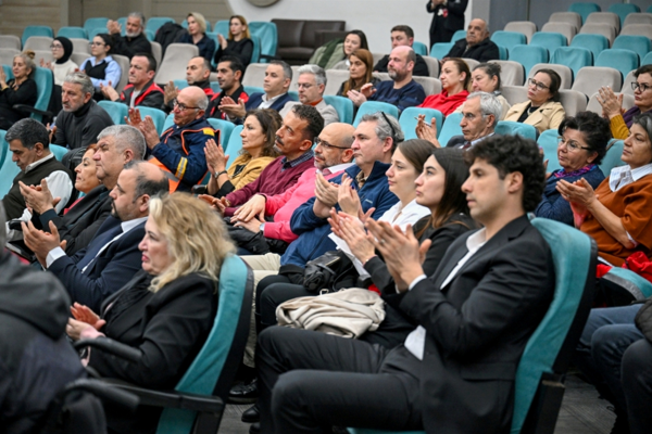 Bornova'da “Afet Gerçeği ve Dirençli Kentler” başlıklı panel düzenlendi<