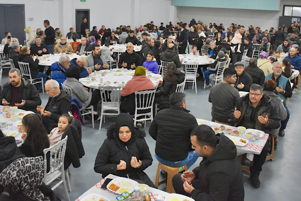 Edremit’te mahalle mahalle iftar sofraları kuruluyor<