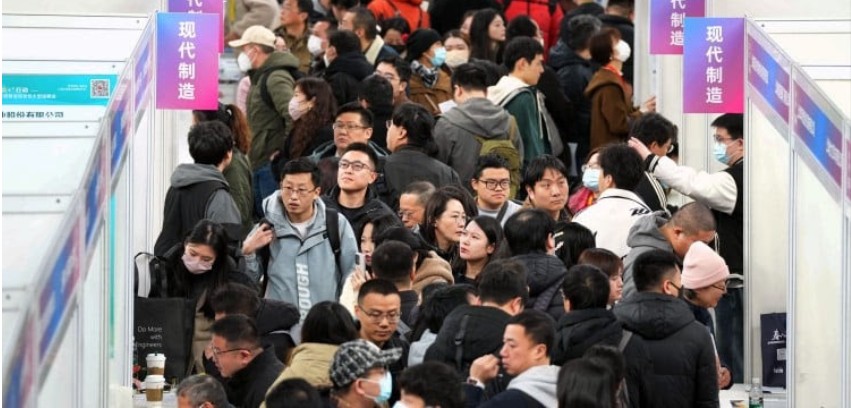 Çinli işçiler teknoloji merkezleri Shenzhen ve Hangzhou'ya akın ediyor<