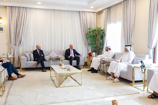 Al Khulaifi, ABD Suriye Özel Temsilcisi Barrack ile bir araya geldi<