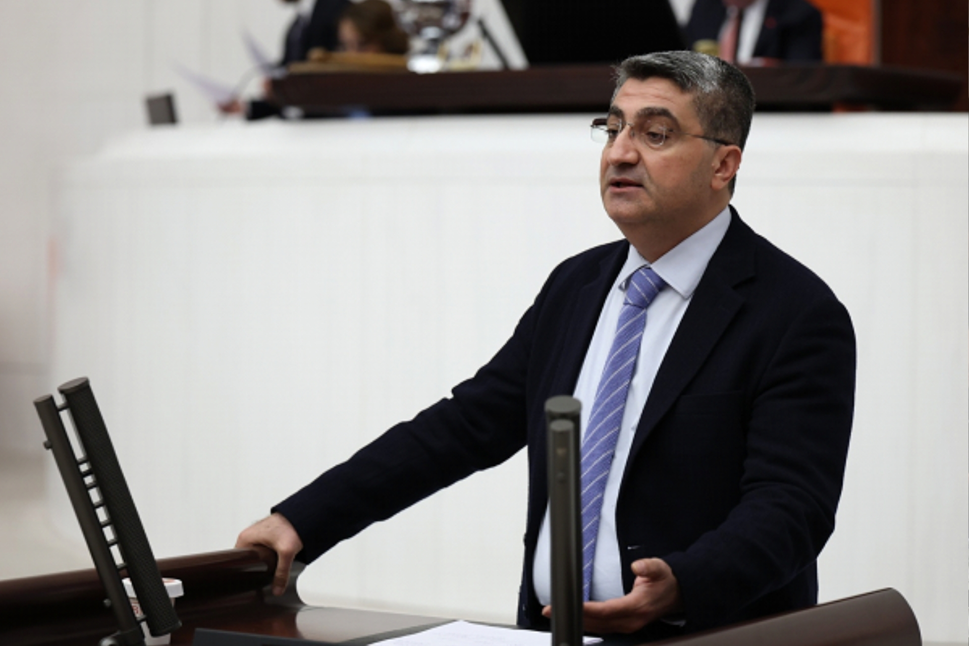 Ekmen’den Avukatlar Günü’nde Bakan Gürlek'e çağrı<