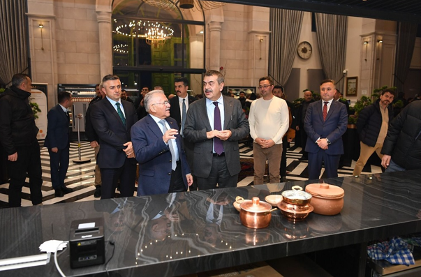 Bakan Tekin ve Başkan Büyükkılıç, Mutfak Sanatları Merkezi’ni ziyaret etti<