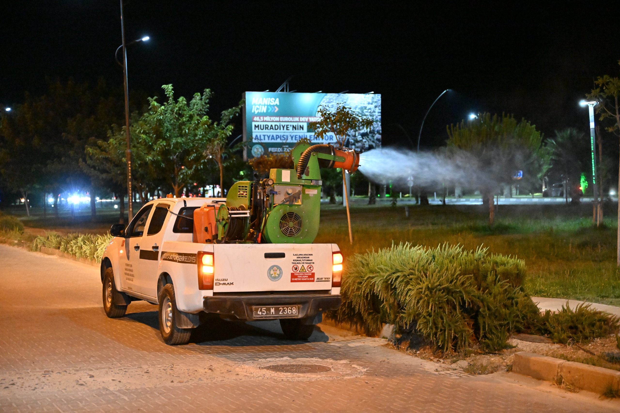 Manisa Büyükşehir Belediyesi'nden ilaçlama çalışması