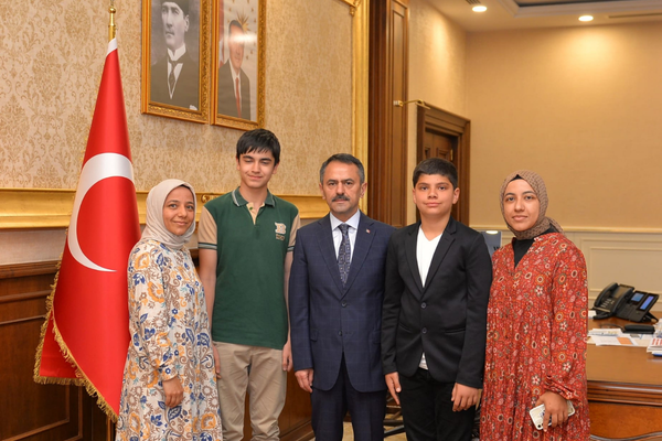 Körfez Barbaros İmam Hatip Ortaokulundan, Vali Aktaş'a davet