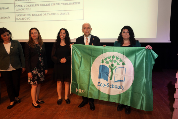 Yenimahalle’de Okullara “Yeşil Bayrak” ödülü verildi<