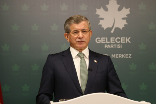 Davutoğlu’ndan gençlik buluşmasına mesaj<