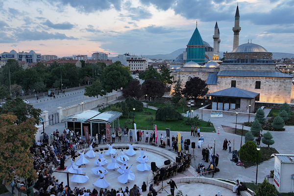 Konya Mistik Müzik Festivali ikinci gününde konser ve söyleşilerle devam etti<