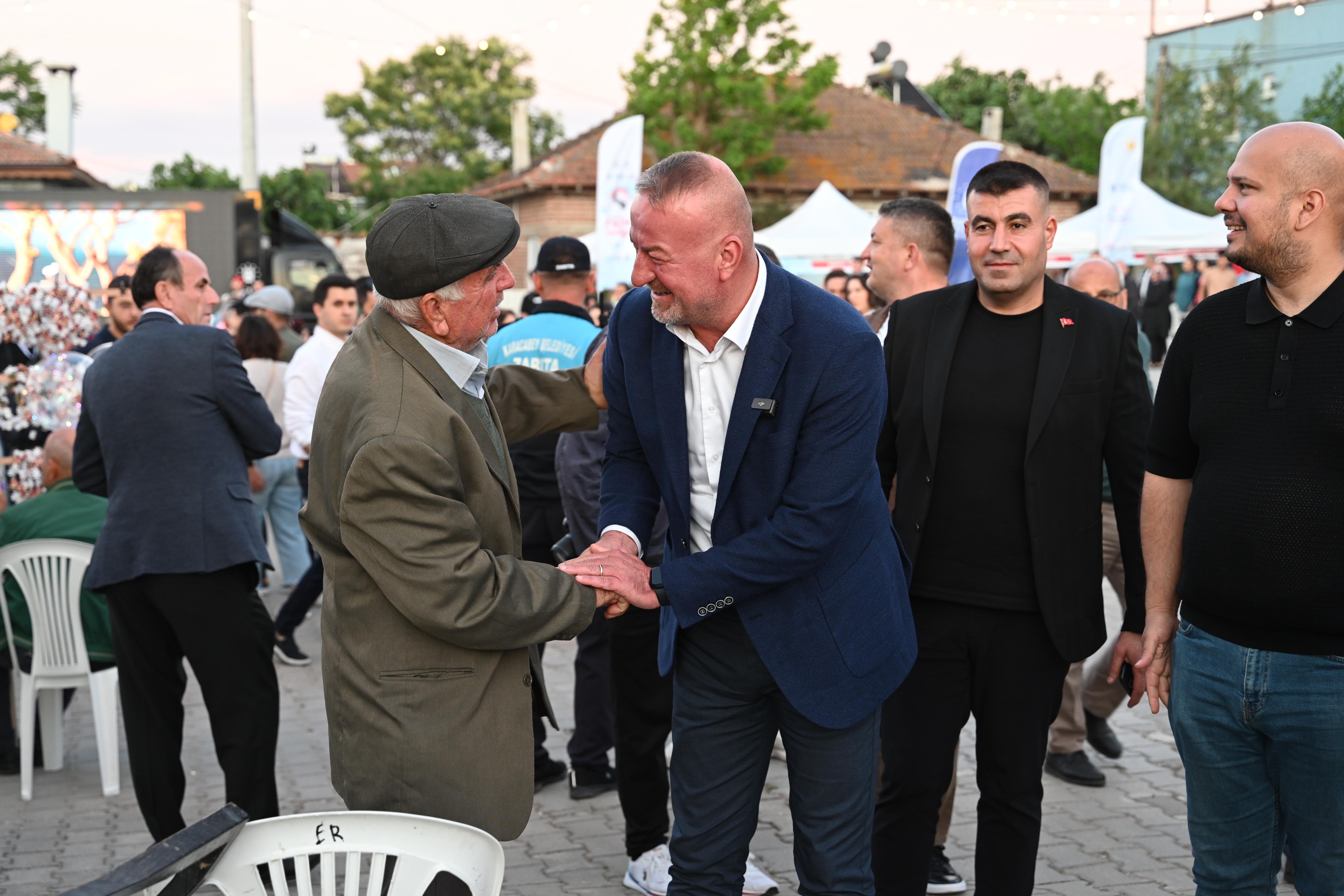 Başkan Karabatı, vatandaşlarla bir araya geldi<