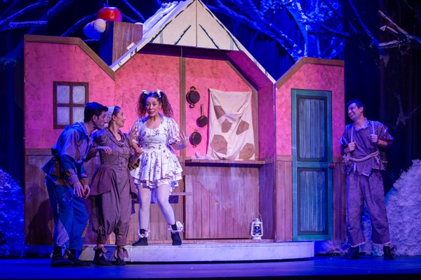 ‘Hansel ve Gretel Sesler Arşivi’ Bursa'da sahnelendi