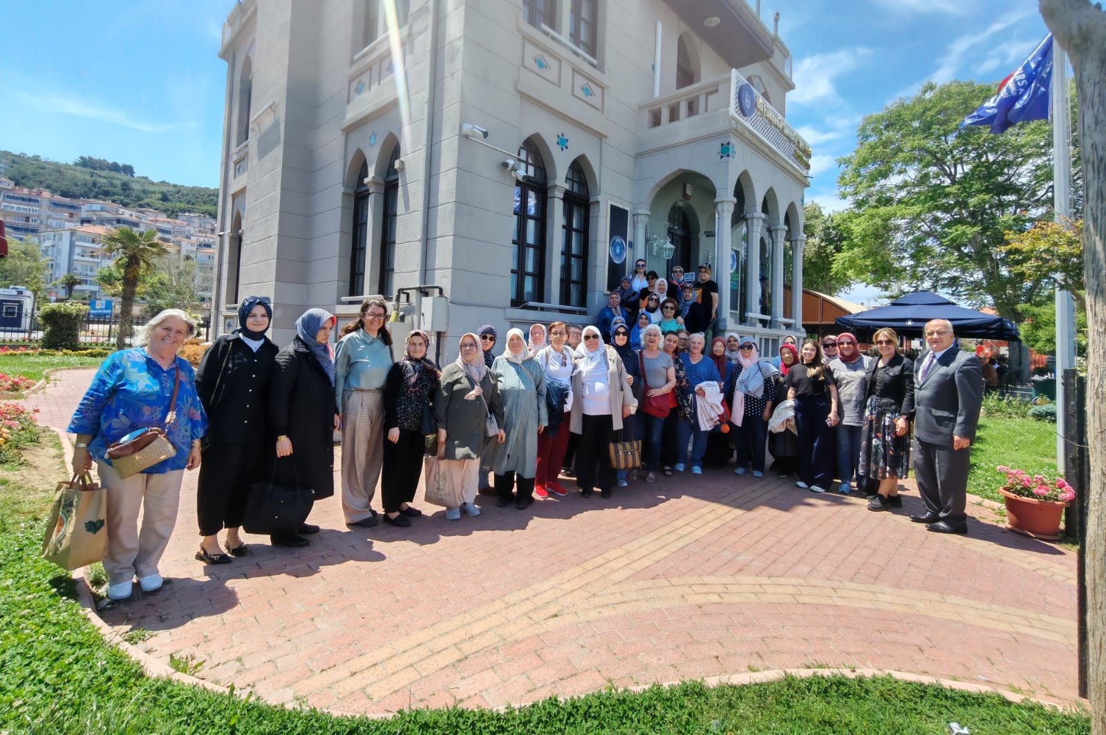 Bursa Büyükşehir Belediyesi'nden gazi ailelerine Mudanya gezisi