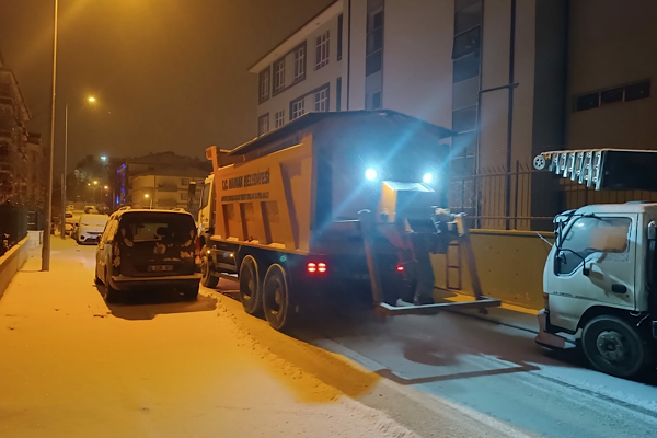 Mamak'ta yılın ilk karına 24 saat müdahale edildi<