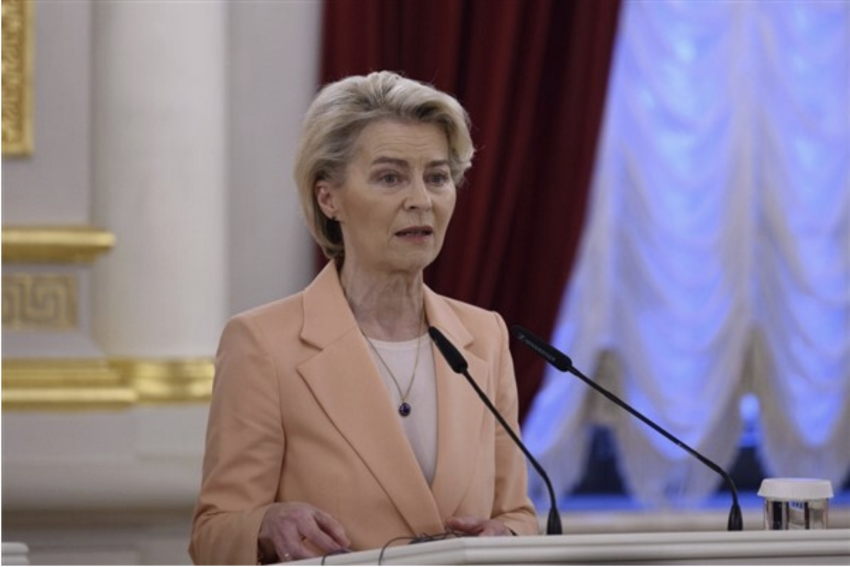 Leyen: AB, ABD ve Ukrayna ile adil ve kalıcı barış için çalışıyor<