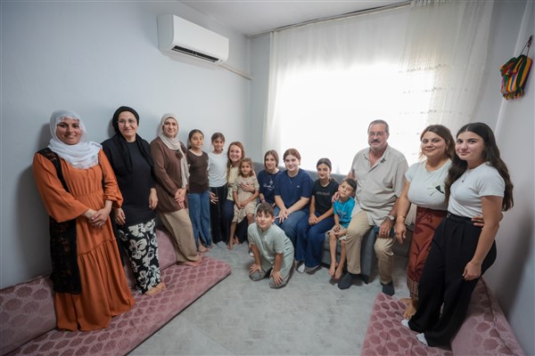 Başkan Mutlu, vatandaşları evlerinde ziyaret etti<