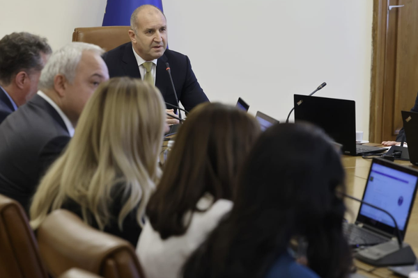 Radev: Bulgaristan, AB fonlarında önemli ilerleme kaydetti<