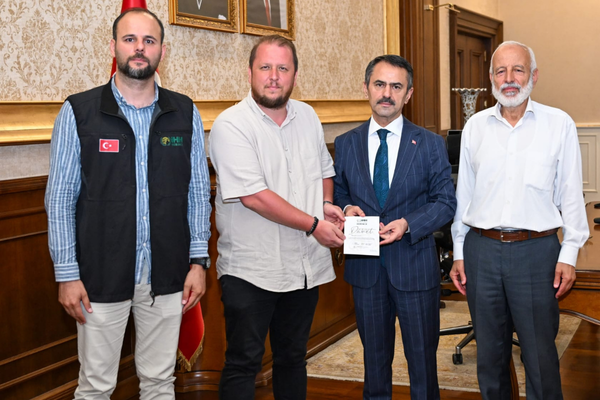 İHH Kocaeli Şubesi'nden Kocaeli Valisi Aktaş'a açılış daveti