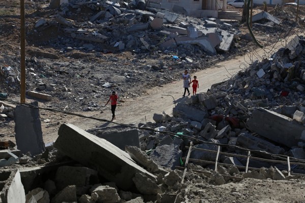 UNRWA: Gazze, çocukların ve açlıktan ölenlerin mezarlığına dönüştü<
