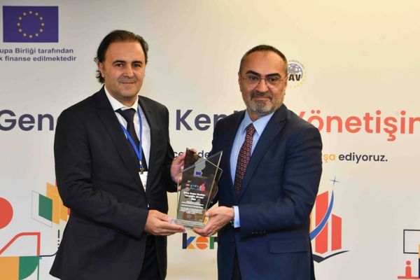 ABB’ye “Genç Dostu Kent İyi Yönetişim Ödülü” verildi<