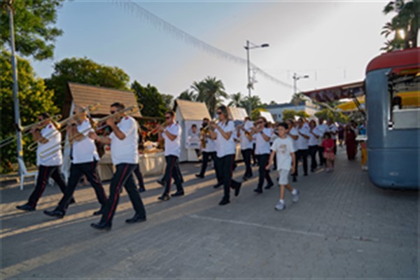 İzmir’de Yaza Merhaba Festivali başladı <