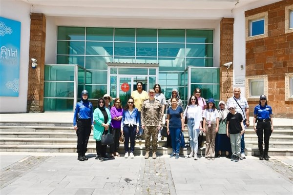 Bitlis’te şehit ailelerine özel gezi programı<