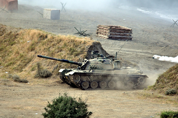 Rusya, Ukrayna petrol rafinerisini vurduğunu duyurdu<