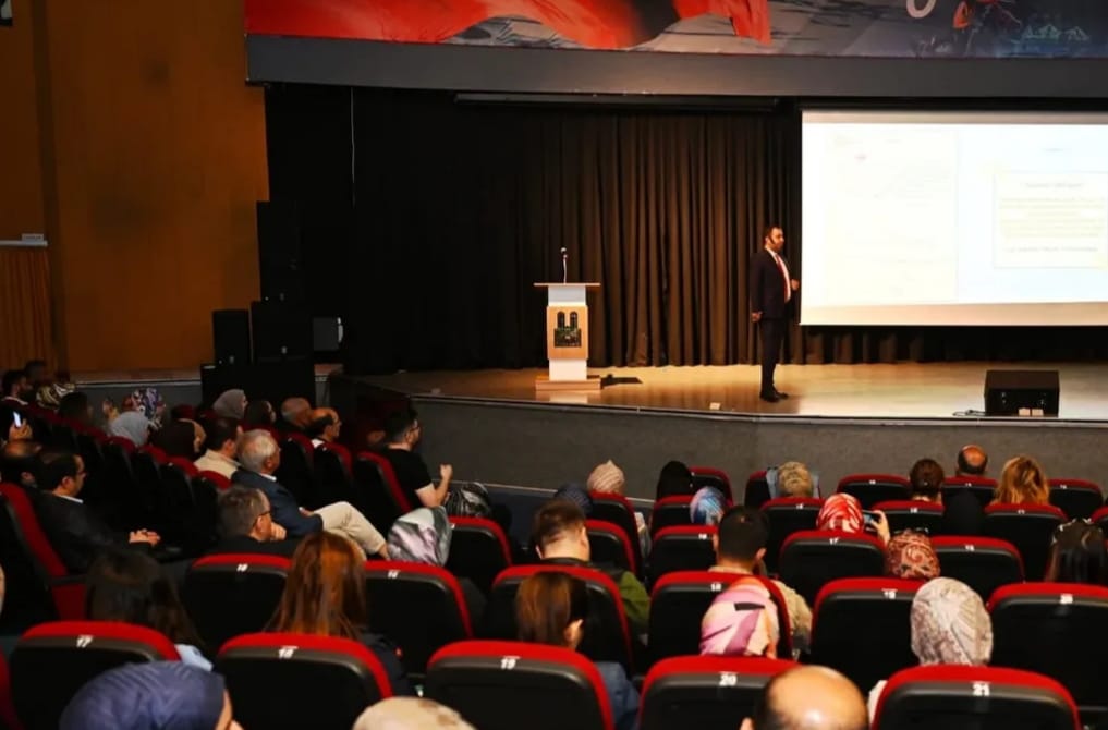 Erzurum'da kamu personeline “Resmî Yazışma Kuralları” eğitimi verildi