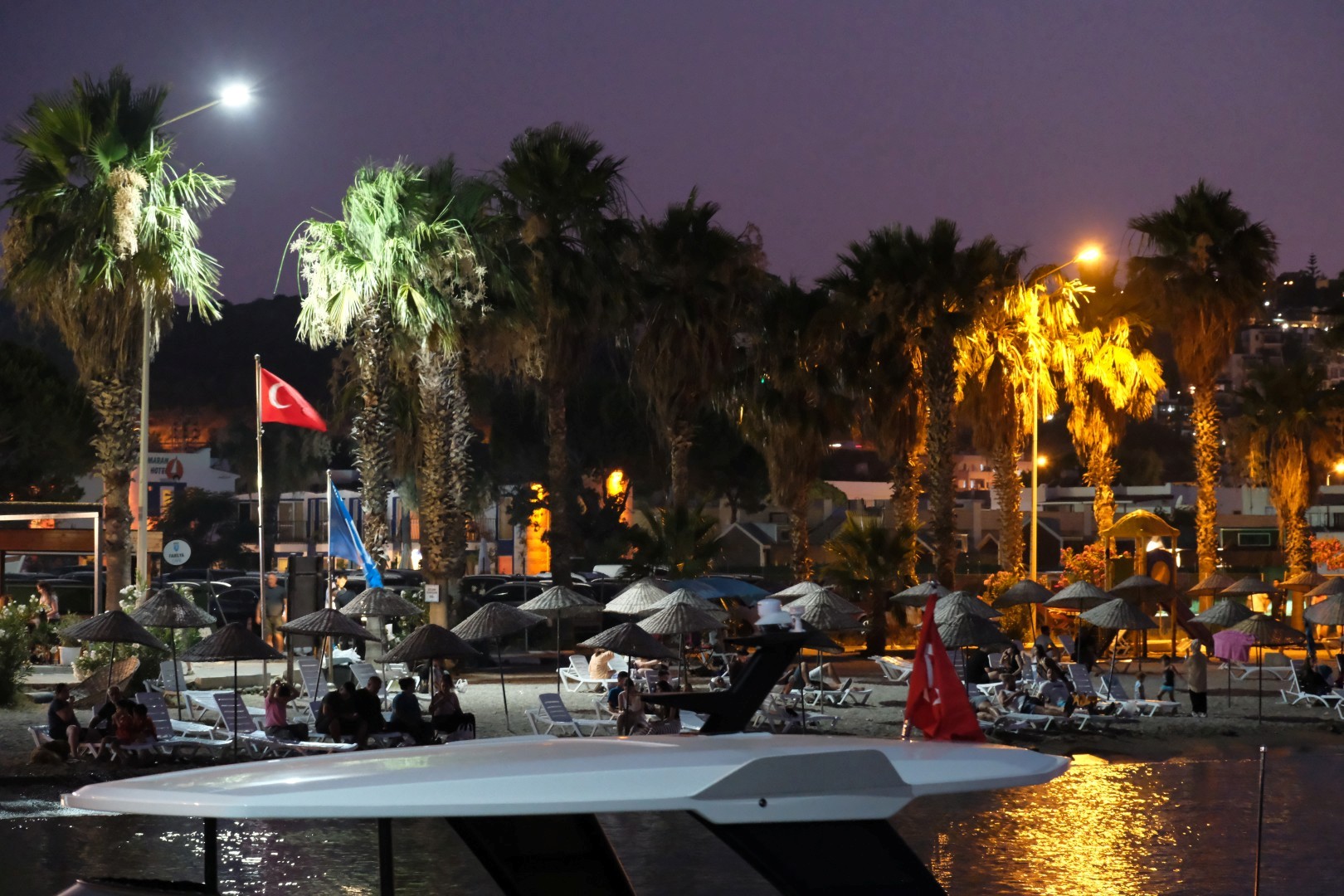Bodrum'da aydınlatma yenileme çalışmaları devam ediyor