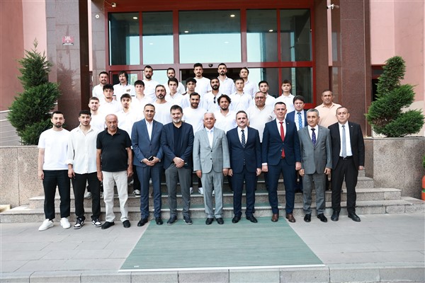 Mamak Belediyesi Spor Kulübü’nden 3 kupa birden<