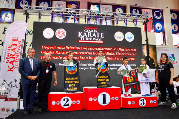 7'nci Uluslararası Gemlik Karate Turnuvası başladı<