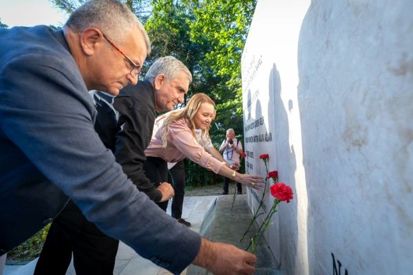 Nazım Hikmet, ölümünün 63. yılında İzmir'de anıldı