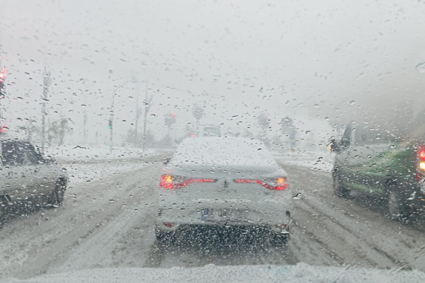 Şanlıurfa’da kar ve tipi nedeniyle bazı yollar trafiğe kapatıldı<