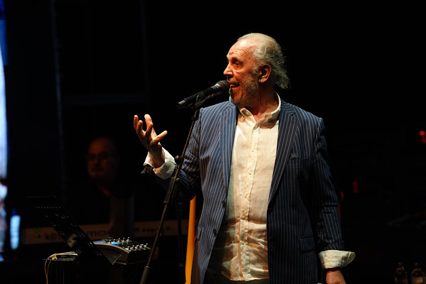  Fatih Erkoç, Uluslararası Bursa Festivali kapsamında sahne aldı