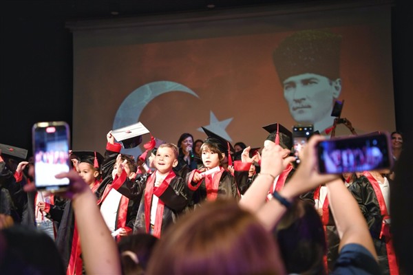 Konyaaltı kreşlerinde mezuniyet coşkusu 