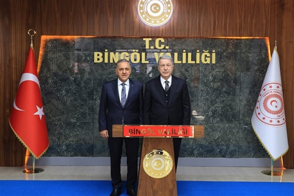 TBMM Milli Savunma Komisyonu Başkanı Akar'dan Bingöl Valiliği'ne ziyaret<