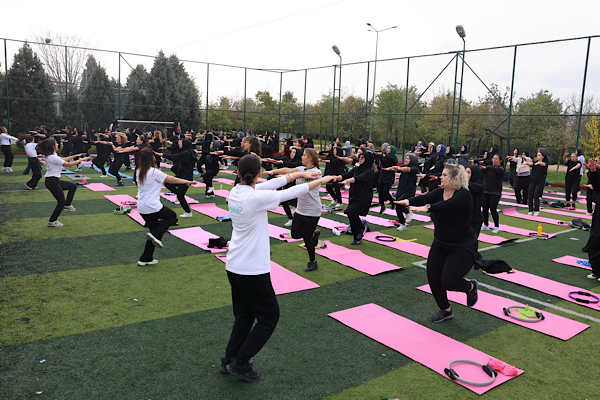 Çayırovalı kadınlar “Matını Al Gel” etkinliğinde buluştu<