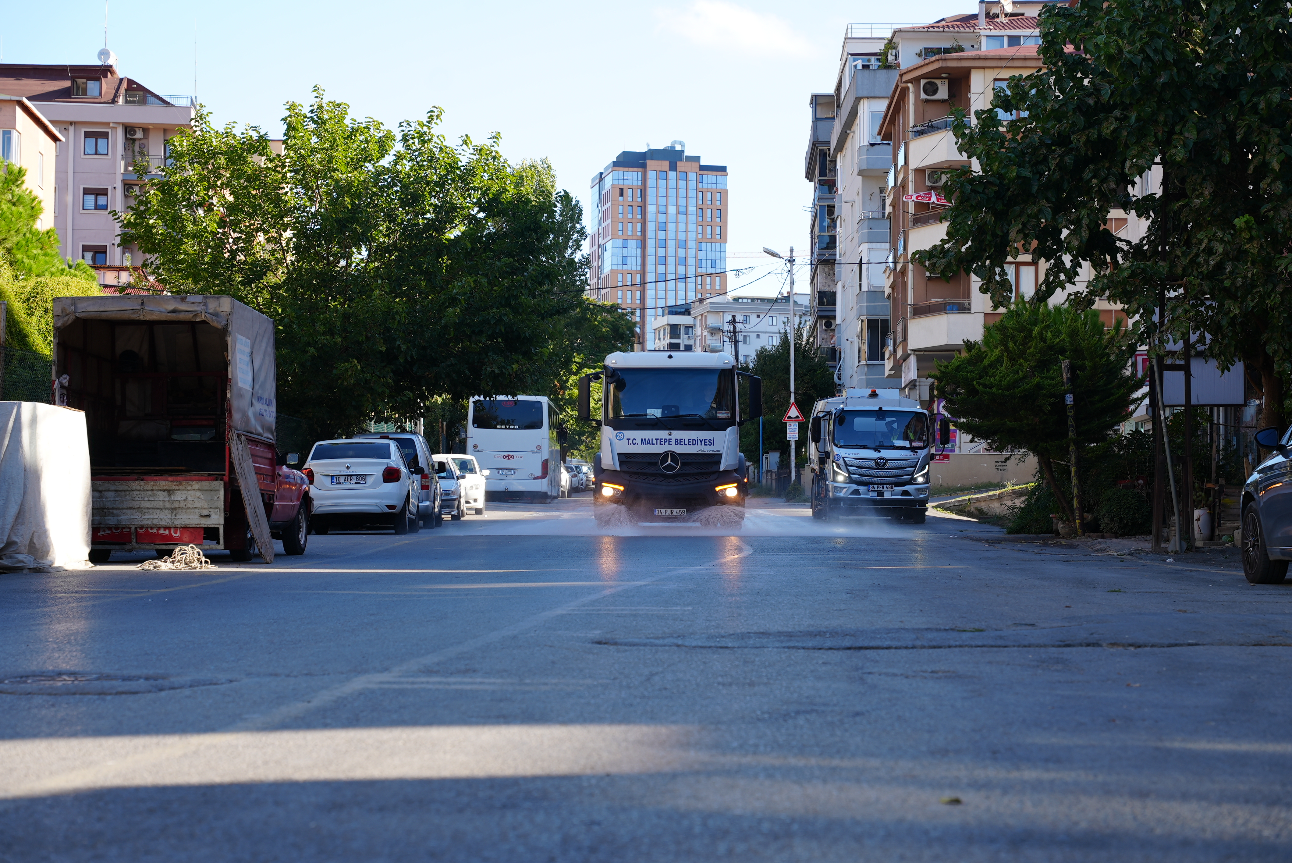 Maltepe'de Cevizli Mahallesi'nde temizlik çalışması yapıldı<