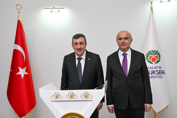 Cumhurbaşkanı Yardımcısı Yılmaz’dan Başkan Er'e tebrik 