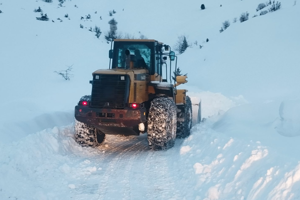 Siirt’te karla mücadele çalışmaları<