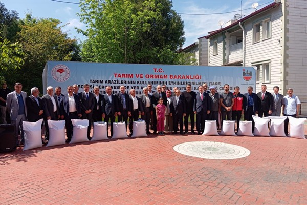 Diyarbakır'da çiftçilere 27 ton çeltik tohumu dağıtıldı